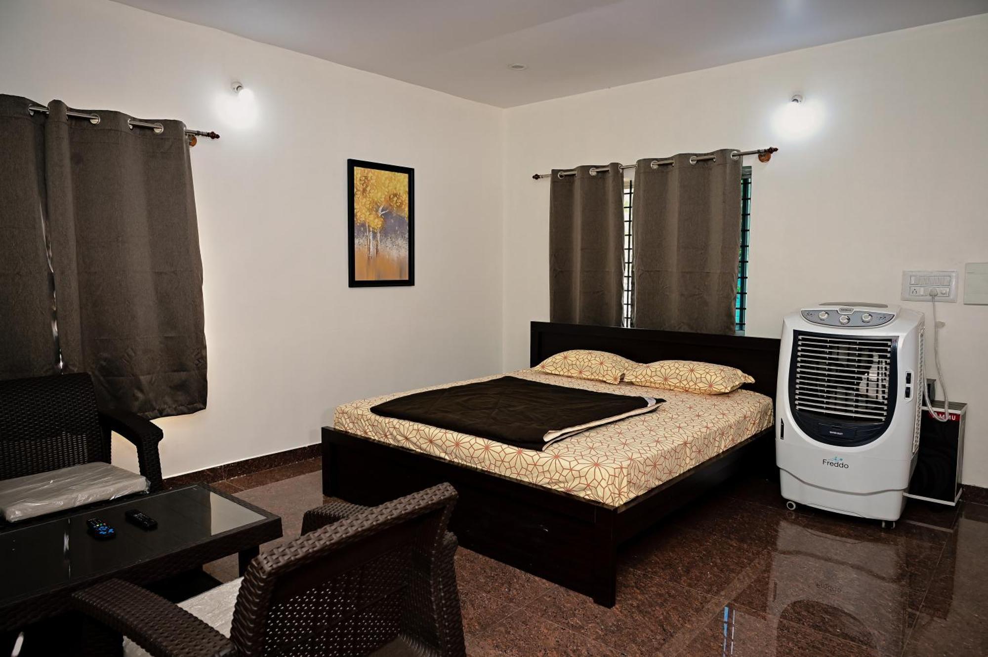 Raj Home Stay Mysore Exteriör bild